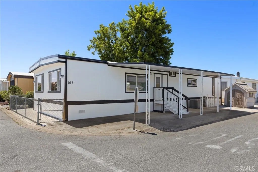 701 E Lassen 167 — photo