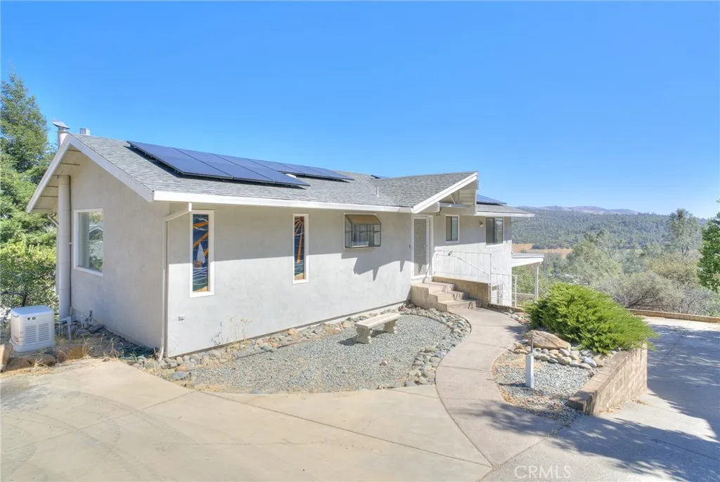 5366 Fall River Court — photo