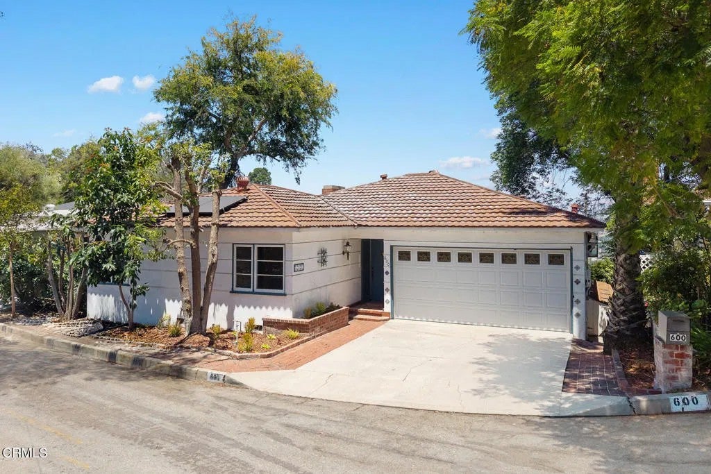 600 Alta Vista Circle — photo