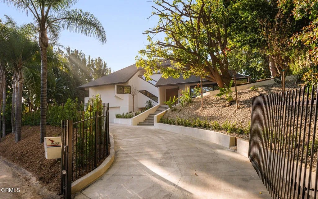 9617 Oak Pass Road — photo