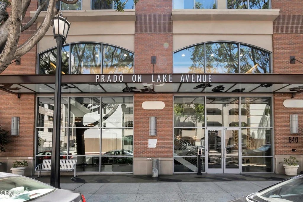 840 E Green Street 329 — photo