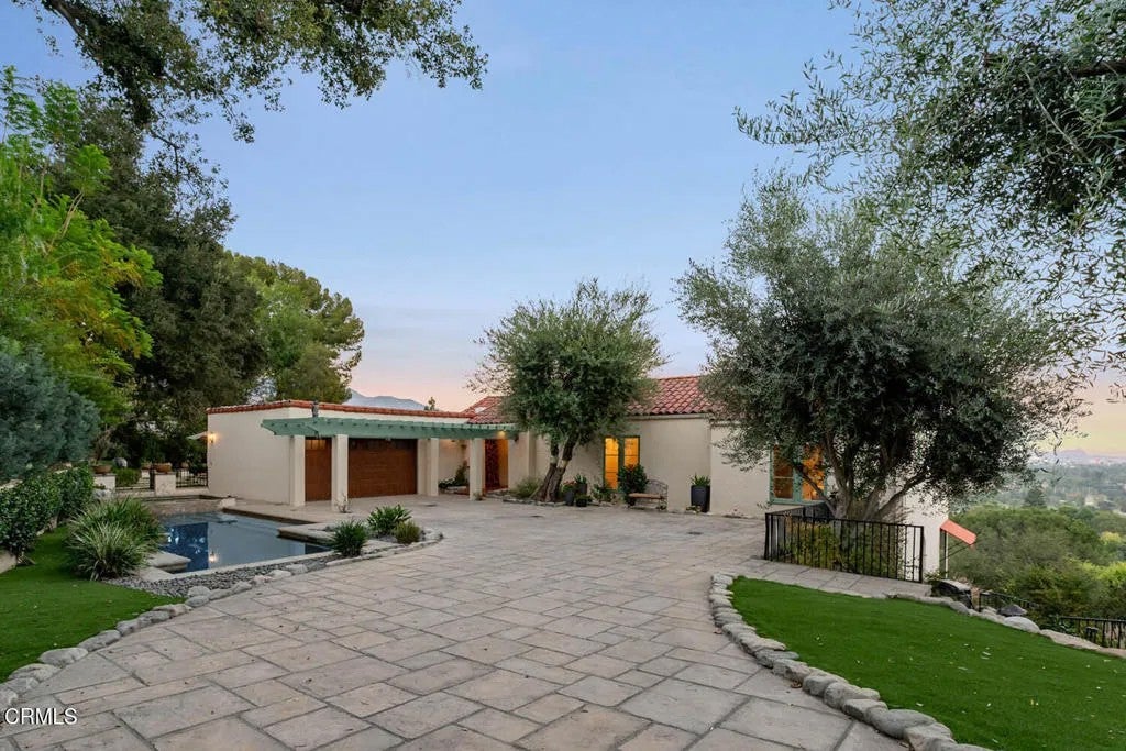 1395 Inverness Drive — photo