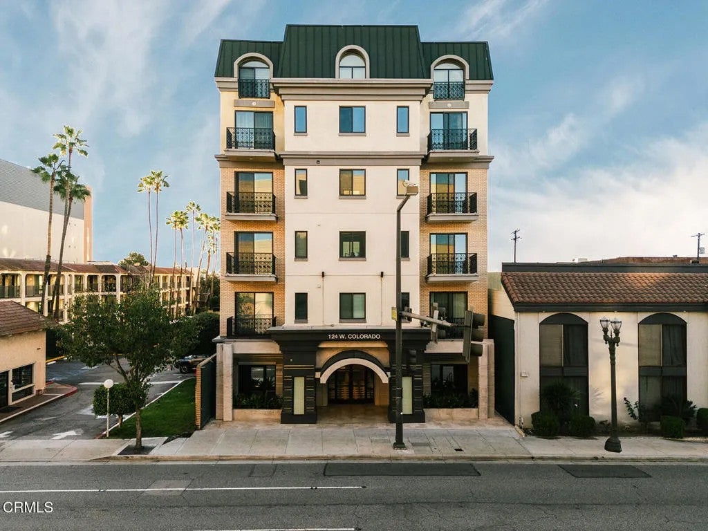 124 W Colorado Street 108 — photo