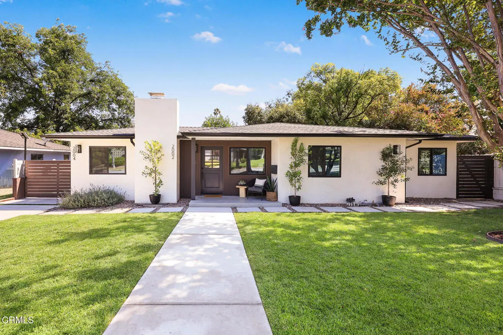 2002 E Woodlyn Road, Pasadena, CA 91104 — photo 2