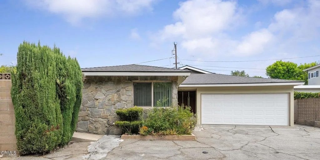 1105 Alhambra Road — photo