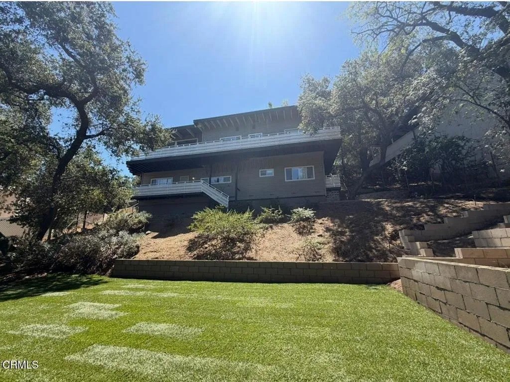 2040 Hilldale Drive — photo