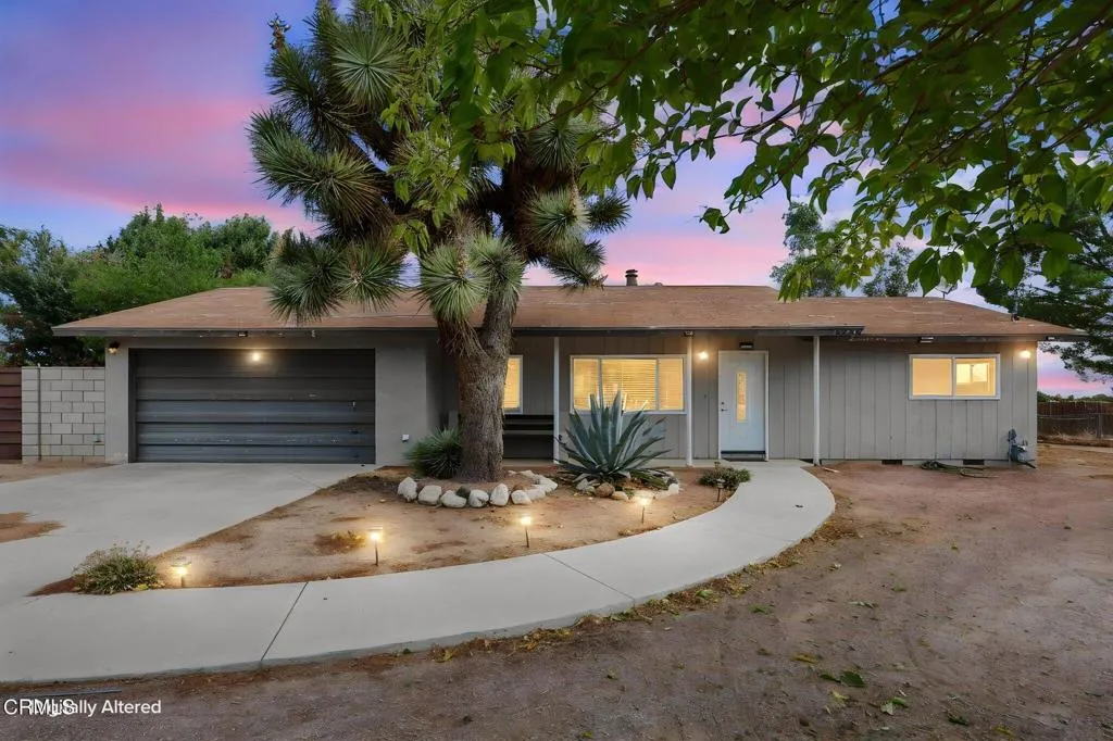 15424 Mesquite Street — photo