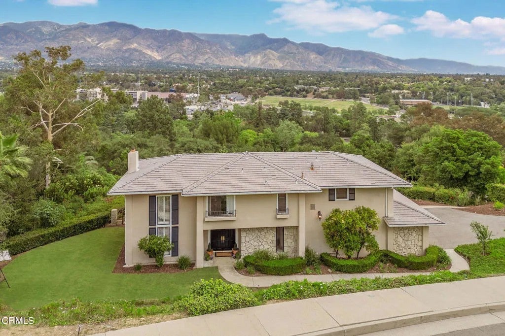 1095 Linda Glen Drive — photo