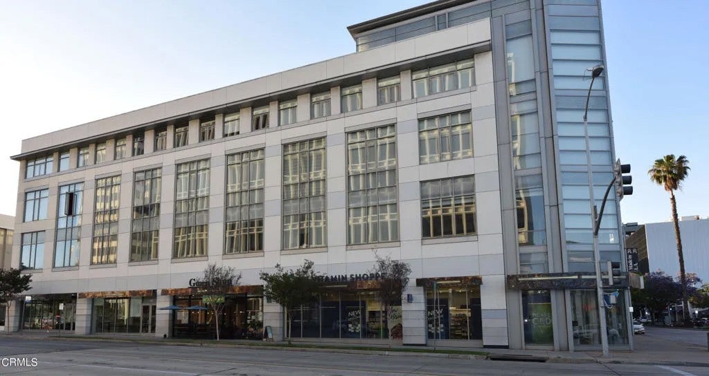 175 S Lake Avenue 409 — photo