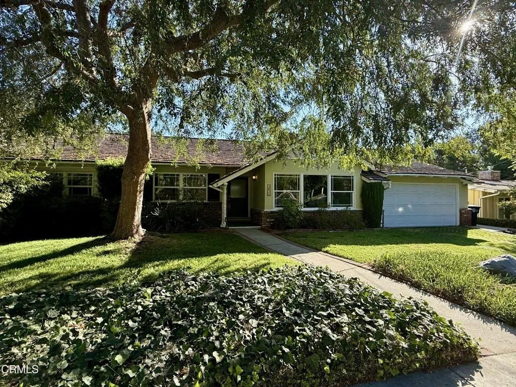 3911 El Lado Drive — photo