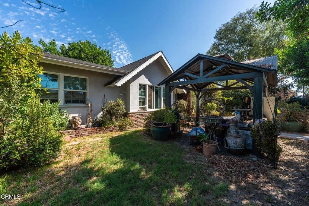 10435 Asher Street — photo