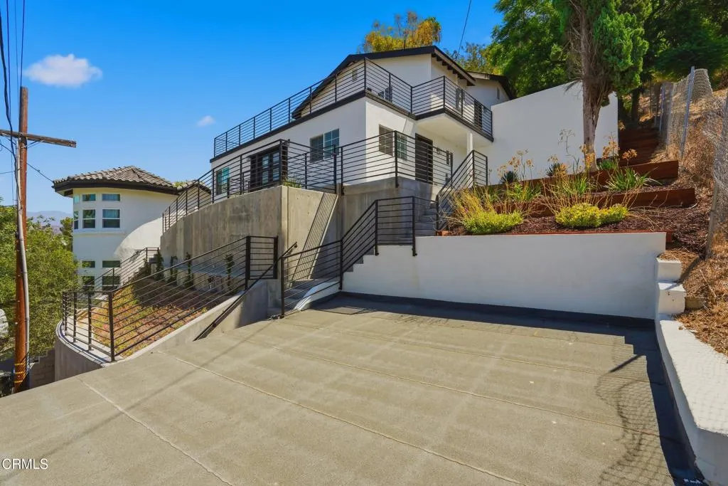 1114 Oban Drive — photo