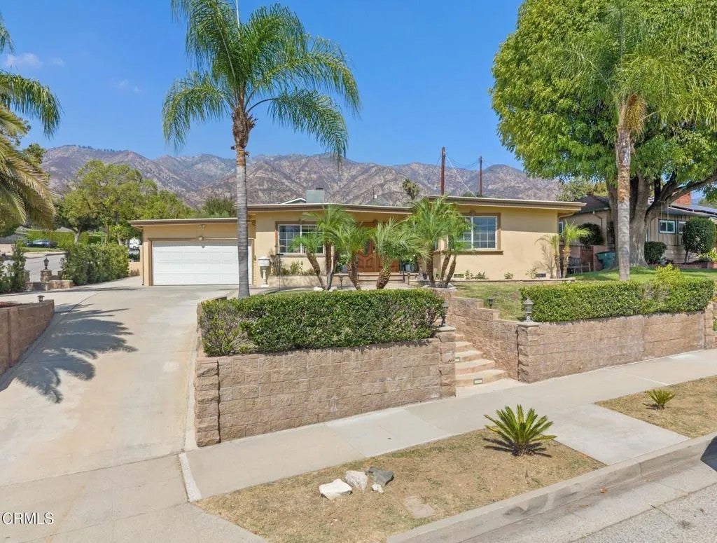 923 Crestview Drive — photo