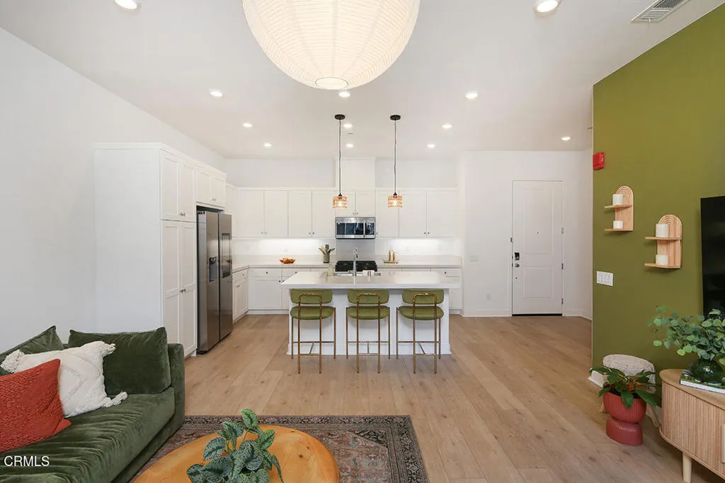 27212 Diamond Peak Lane Unit 301 — photo