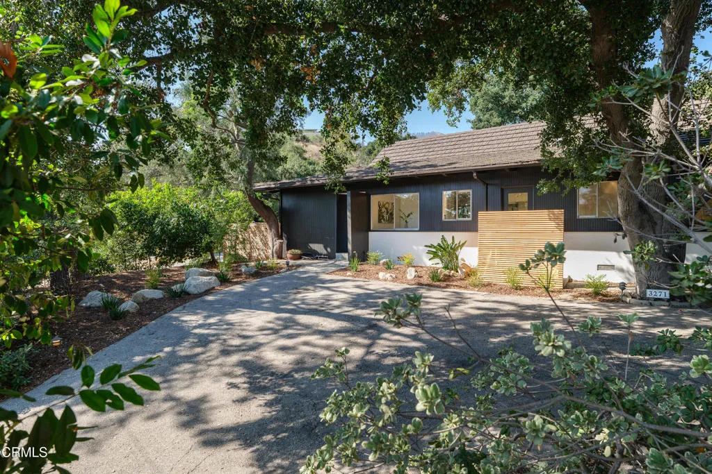 3271 New York Drive — photo