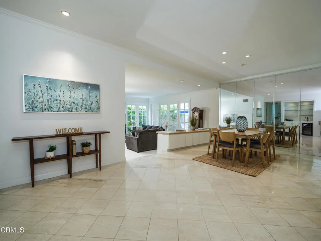 1260 S Beverly Glen Boulevard Unit 104 — photo