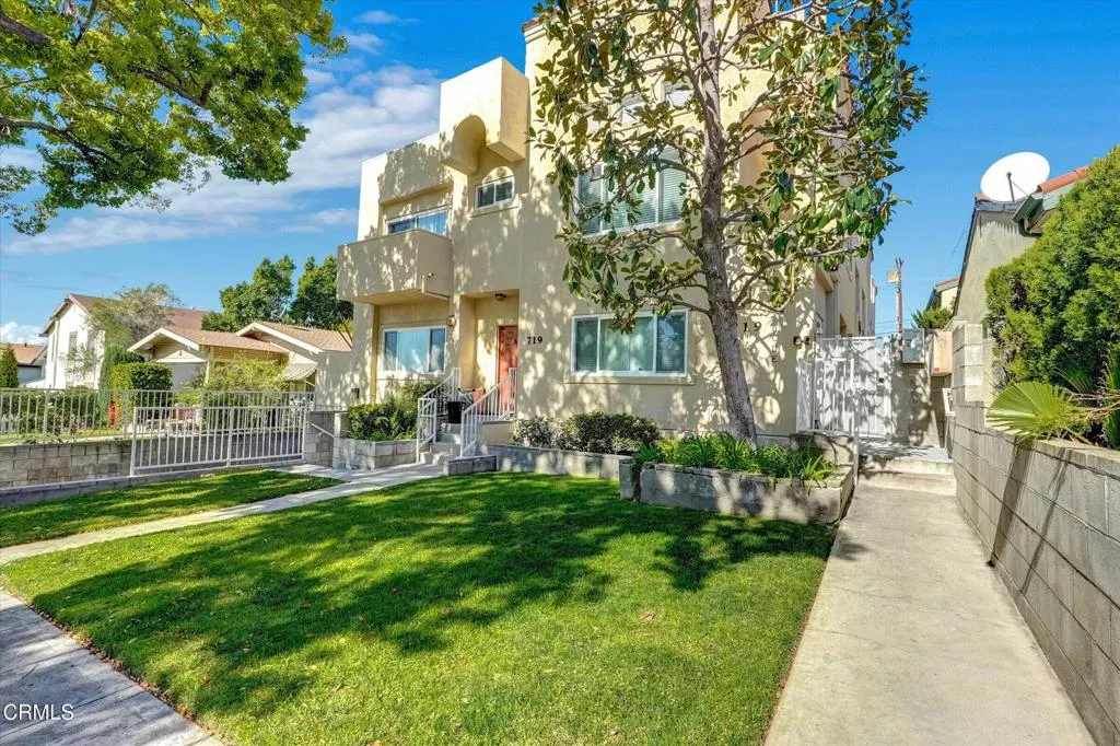 719 E Tujunga Unit D — photo
