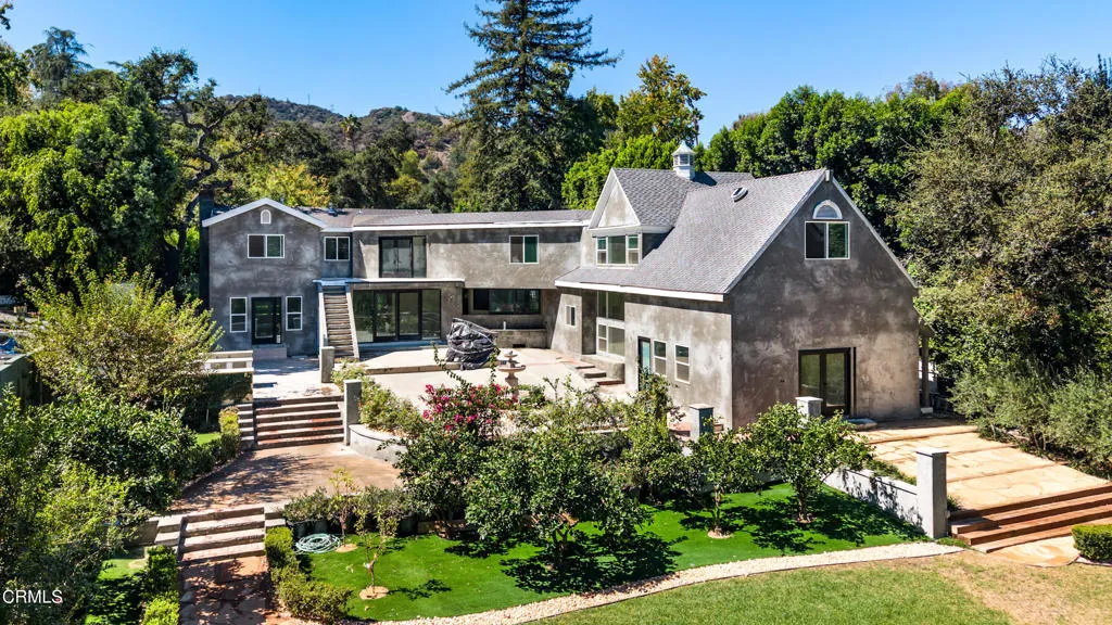 1230 Wellington Avenue — photo