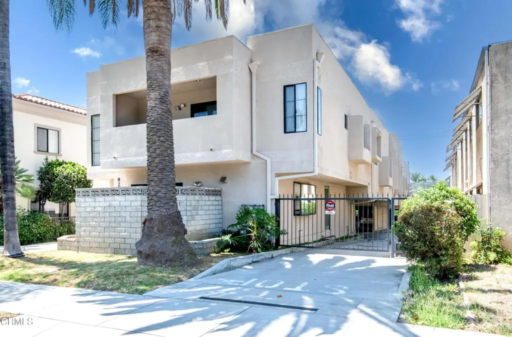 929 S Marengo Avenue Unit 3 — photo
