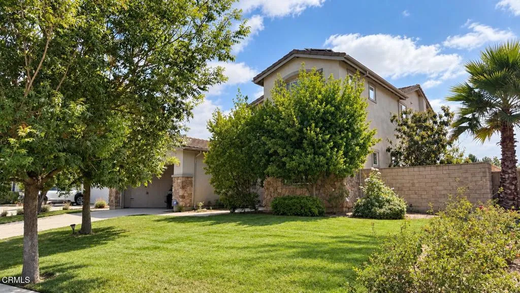 62 W Avenida De Los Arboles — photo