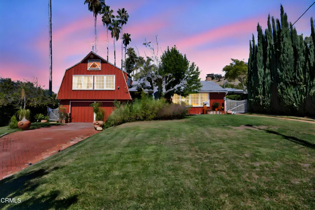 9701 La Canada Way — photo