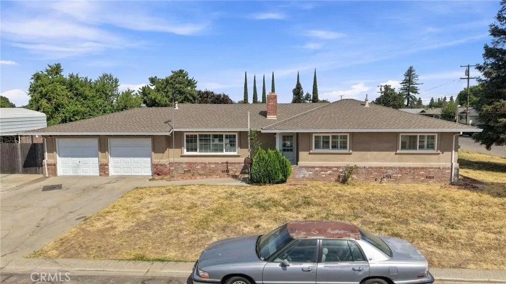 2351 Capistrano Street — photo
