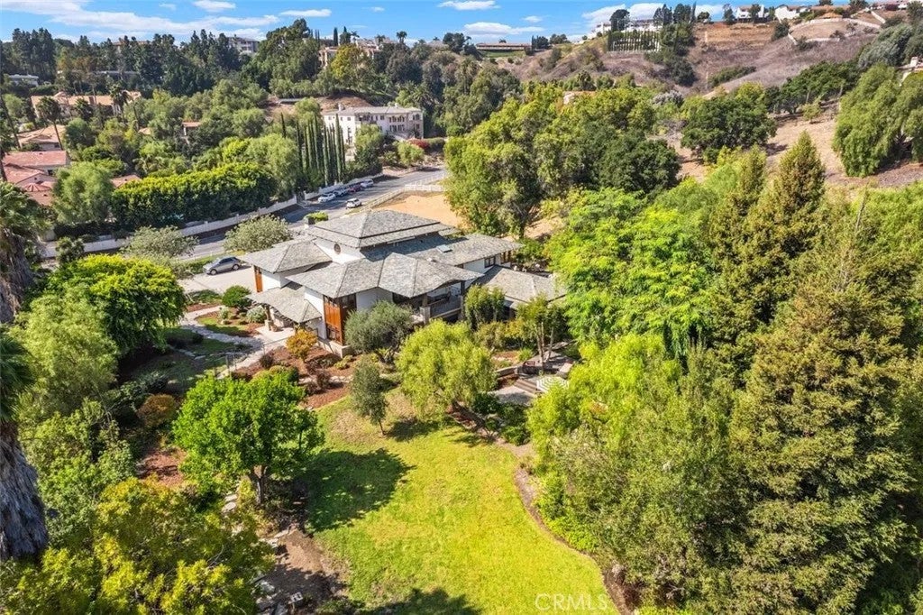 2540 Crow Foot Lane — photo