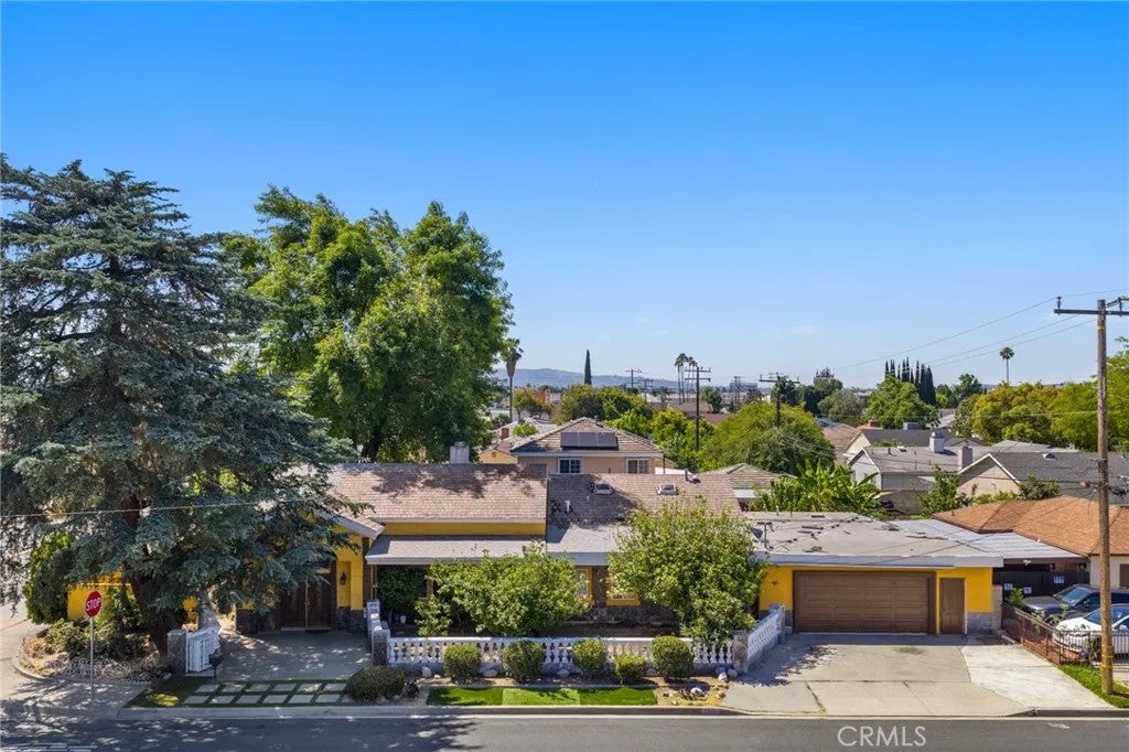 9588 Sparklett Street — photo