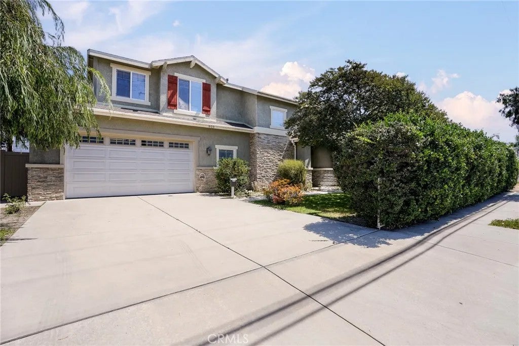 903 W Gladstone Street — photo