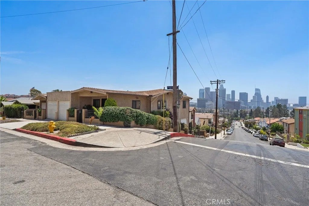 1024 Figueroa Terrace — photo