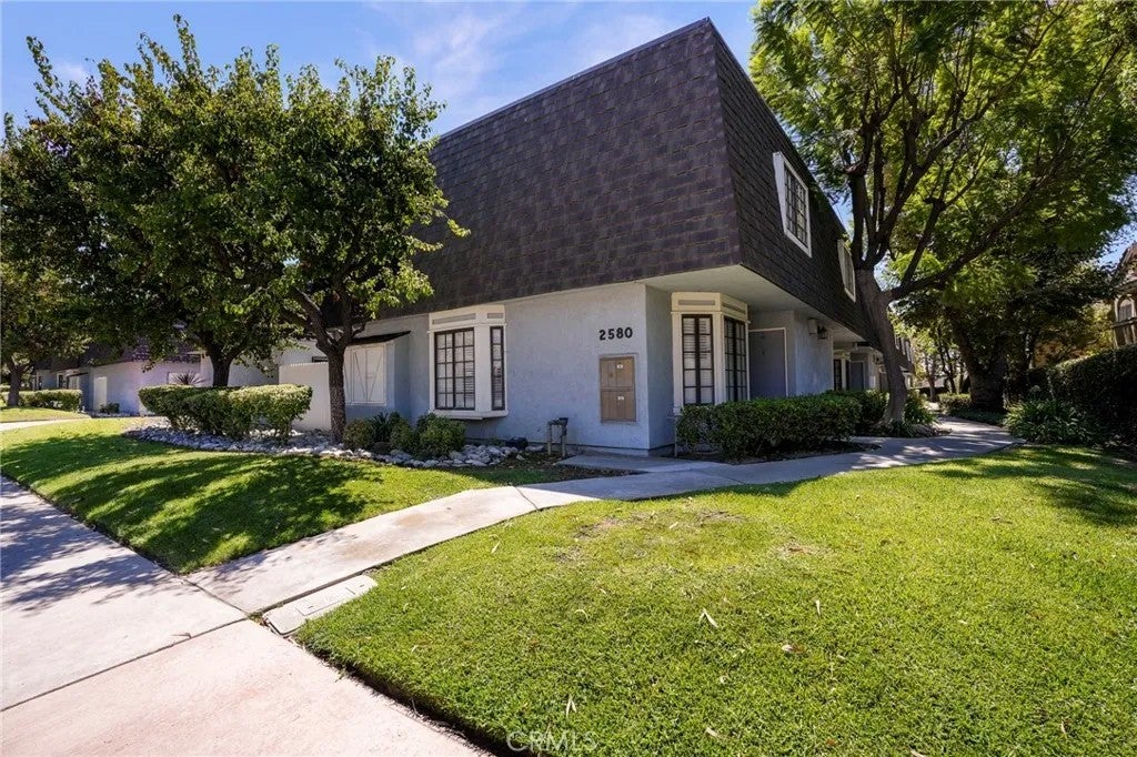 2580 Huntington H — photo