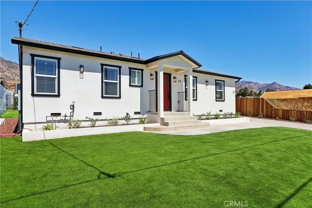 19 E Pine Street, Altadena, CA 91001 — photo 2