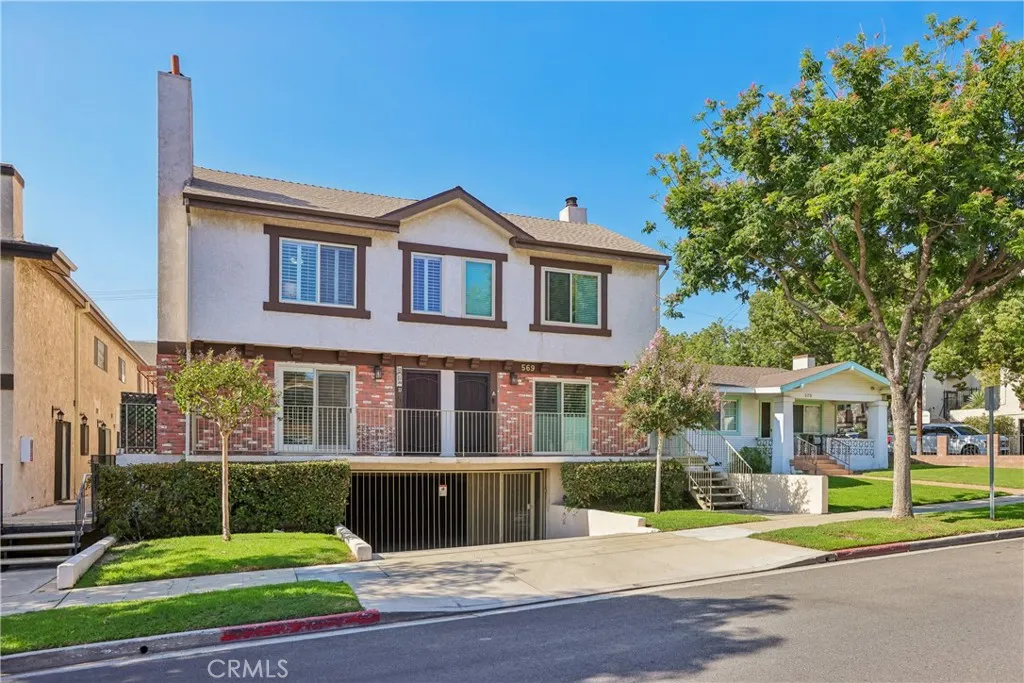569 E Tujunga Avenue Unit B — photo