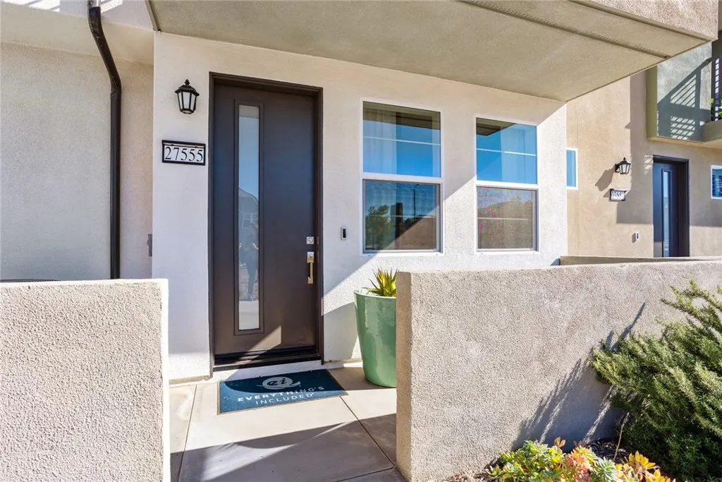 27555 Blackbird Court — photo