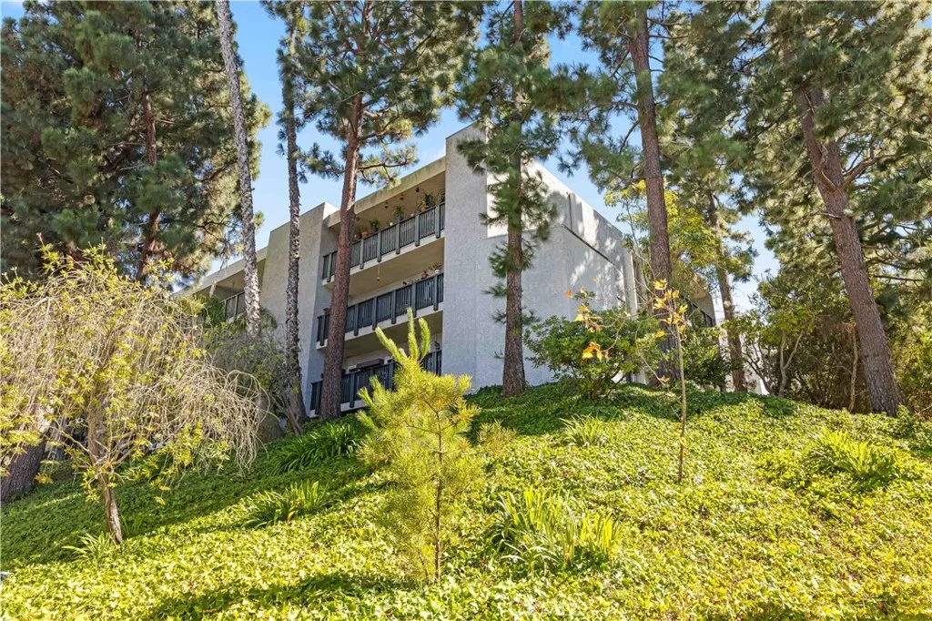 3605 W Hidden Ln Unit 303 — photo