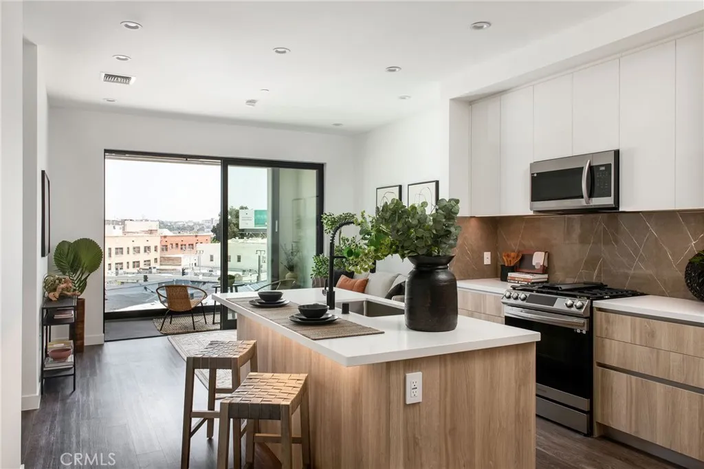 118 Astronaut Ellison S Onizuka Street Unit 305 — photo