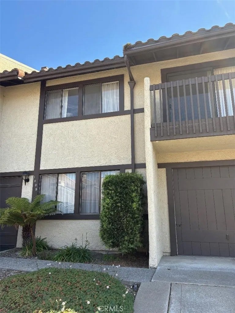 1009 Meadow Way — photo