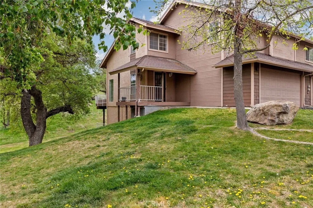 18520 Glenview Court — photo