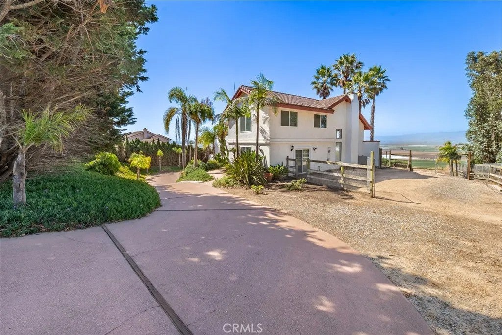 425 Calle Cielo — photo