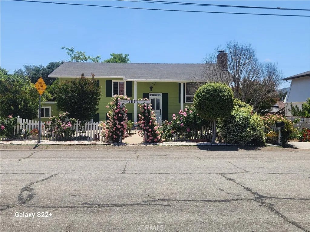 1612 Laurel Avenue — photo