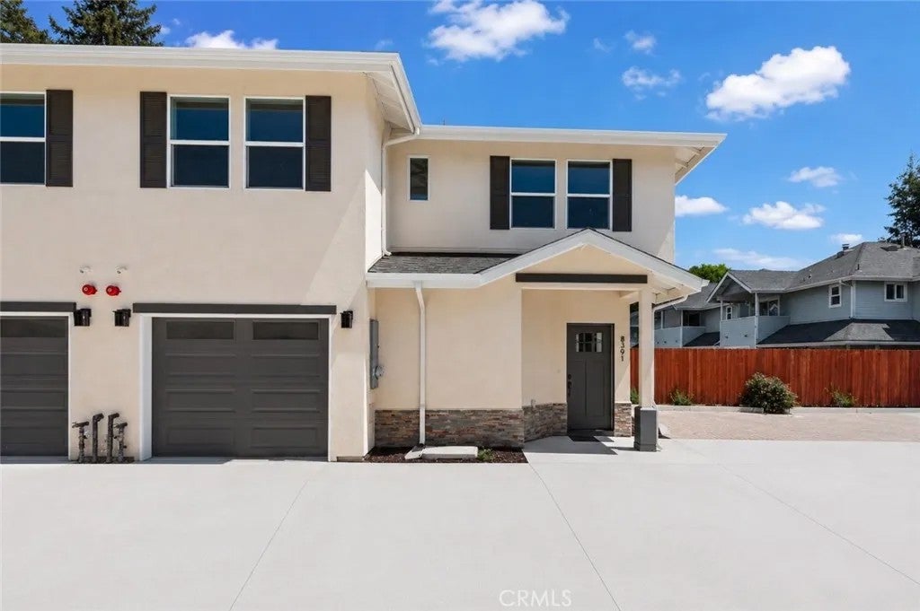 8391 Amapoa — photo
