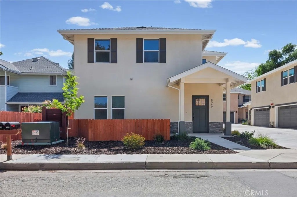 8389 Amapoa — photo