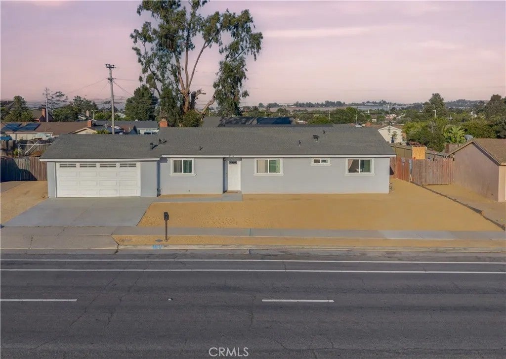 4564 S Bradley — photo