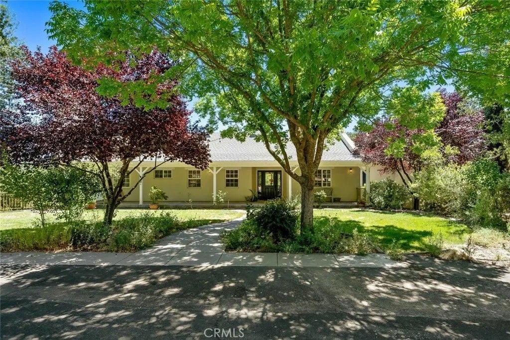 1457 Brambles Court — photo