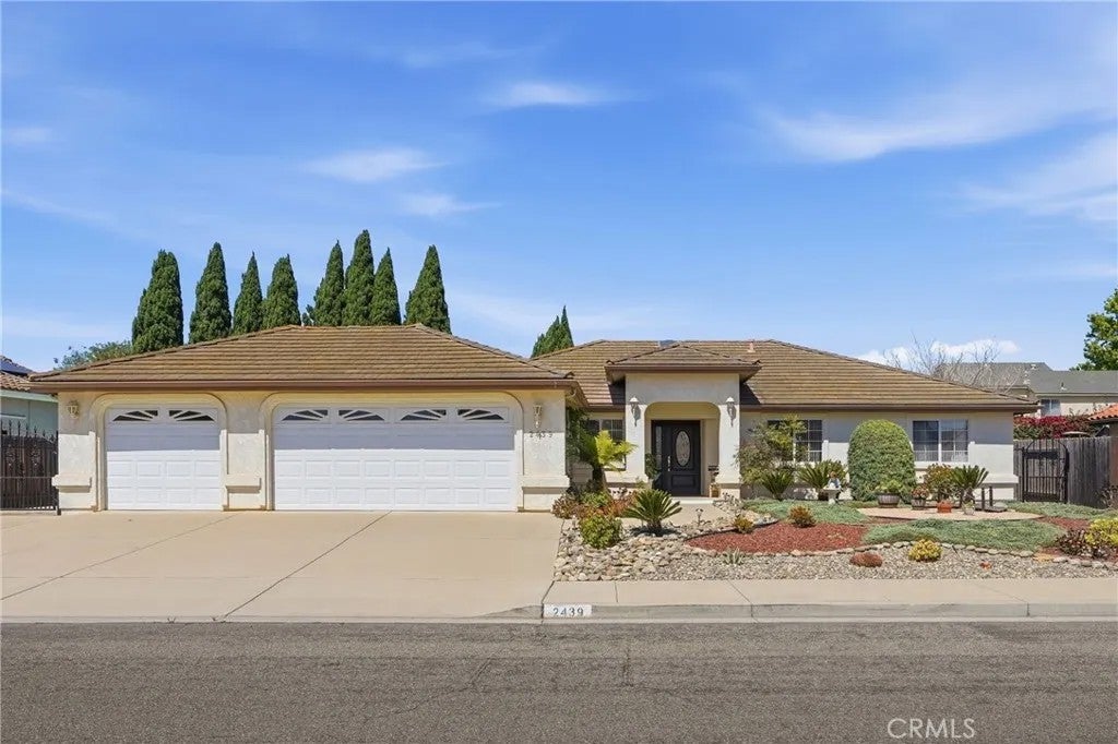2439 La Costa Drive — photo