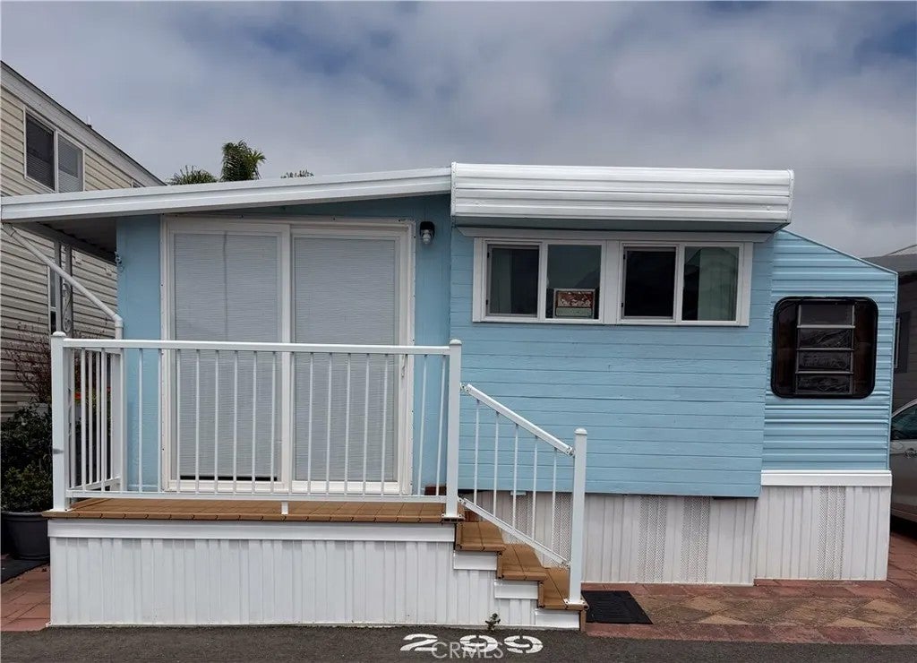 200 S Dolliver 299 — photo