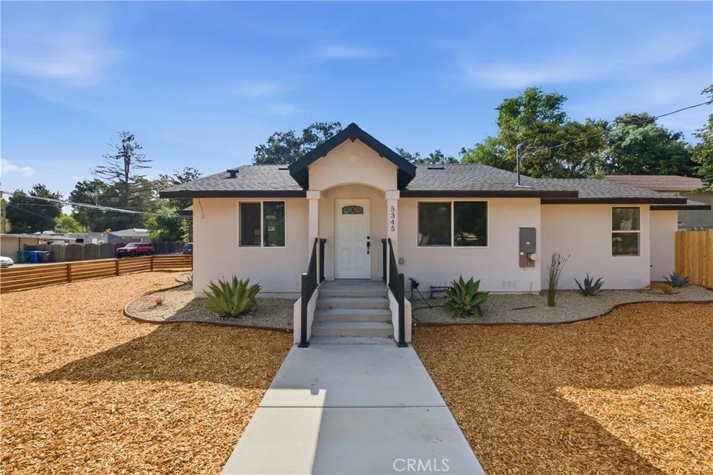 5345 Capistrano — photo