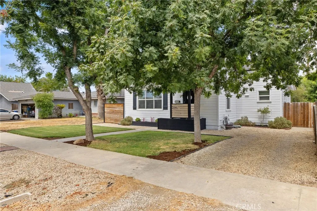 224 E 10th, Hanford, CA 93230 — photo 3