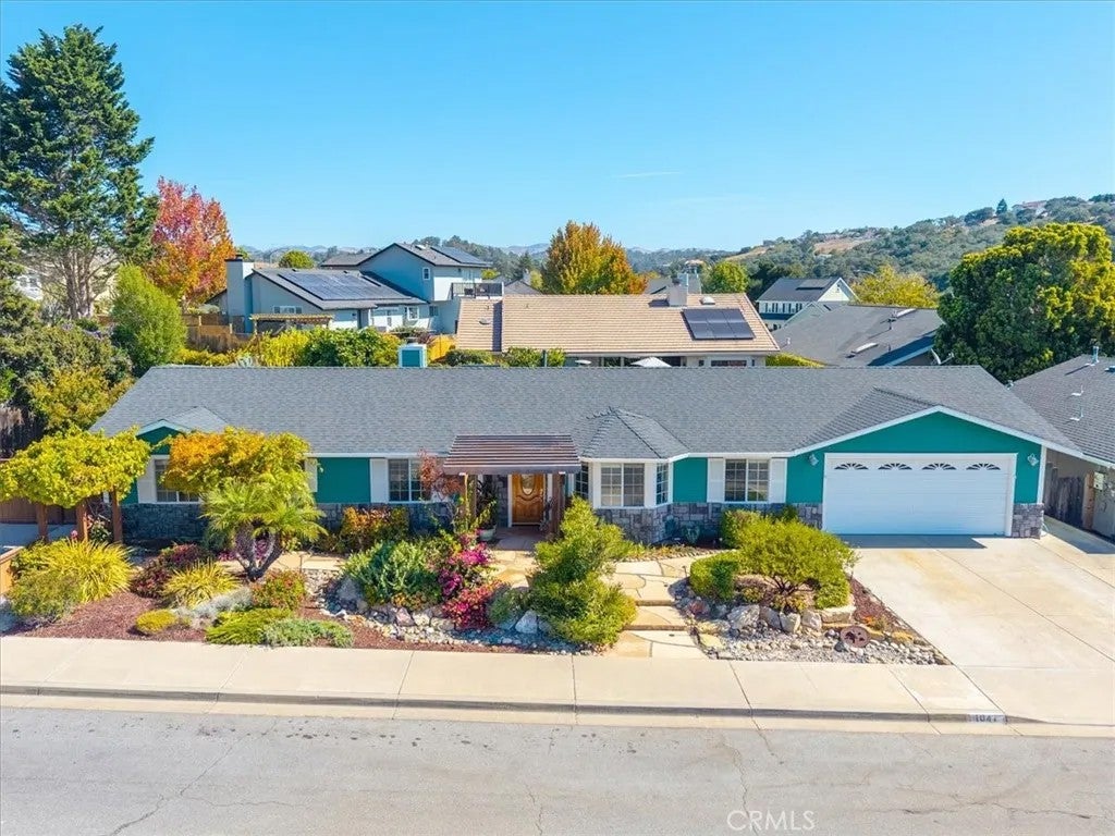 1047 Robin Circle — photo