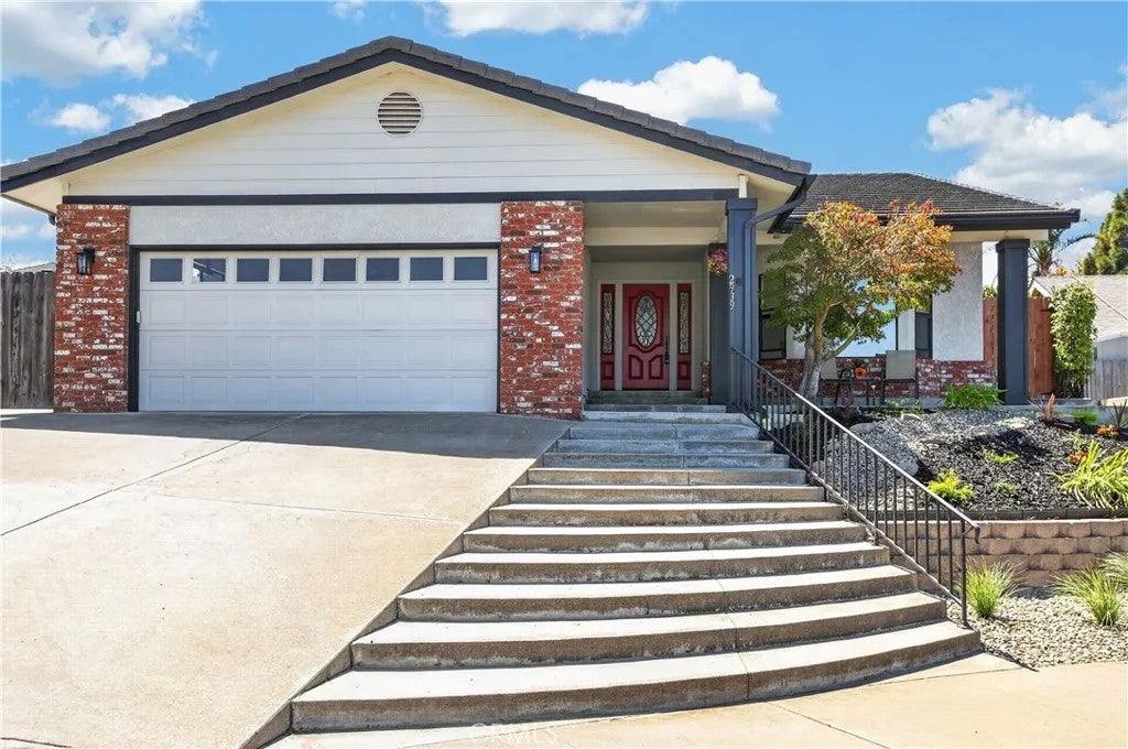 2939 Stardust Court — photo